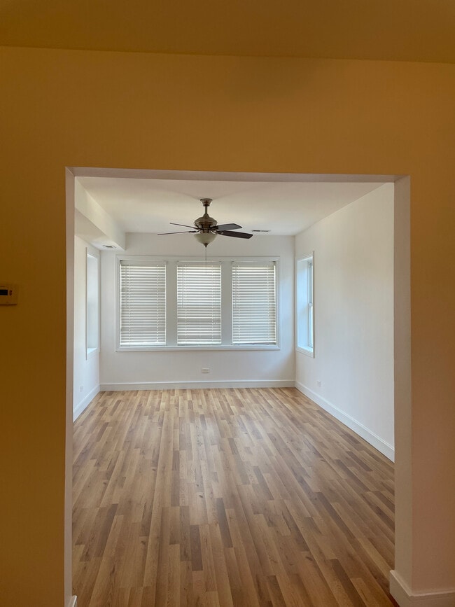 Photo - 5055 W Montana St Unidad 2