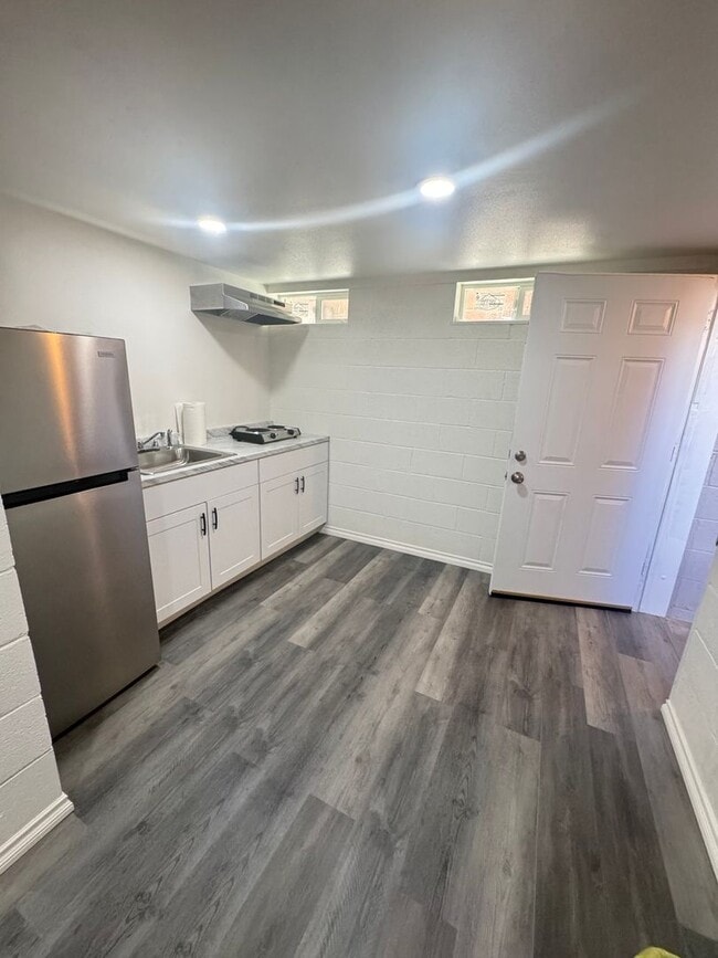 Photo - Charming 1 BR 1BA studio for rent. Unidad 9719 Priscilla Dr. 1/2