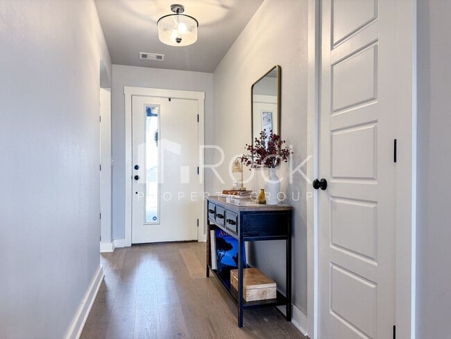 Photo - 3-bedroom home with Storm Shelter in Westmoore area
