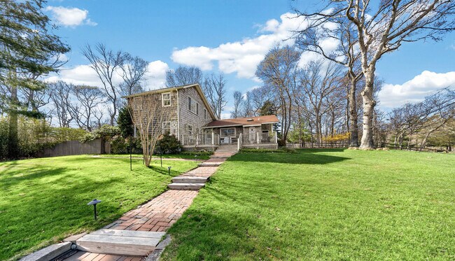 Photo - 1137 Springs Fireplace Rd