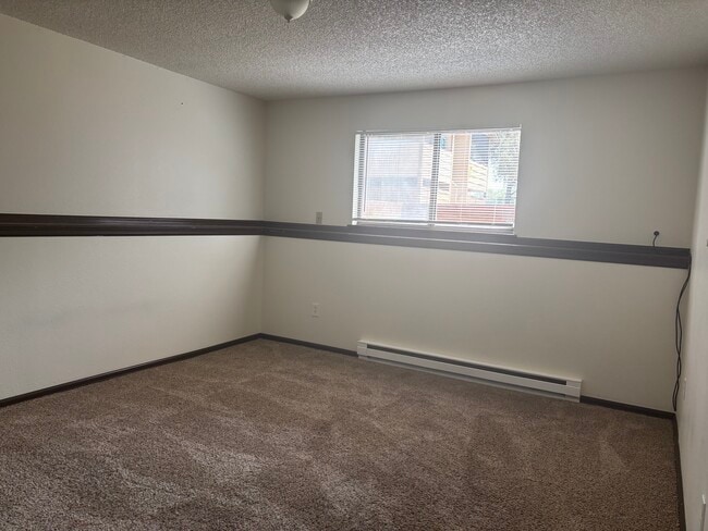 Building Photo - 114 Juniper Pl Unit B