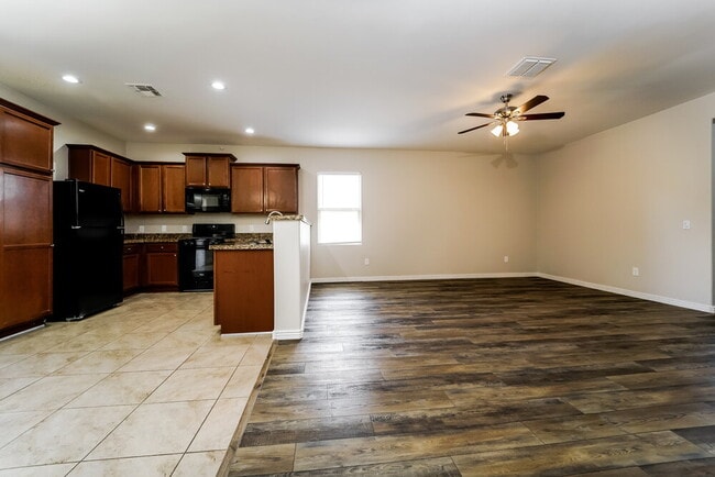 Photo - 8225 W Kittiwake Ln