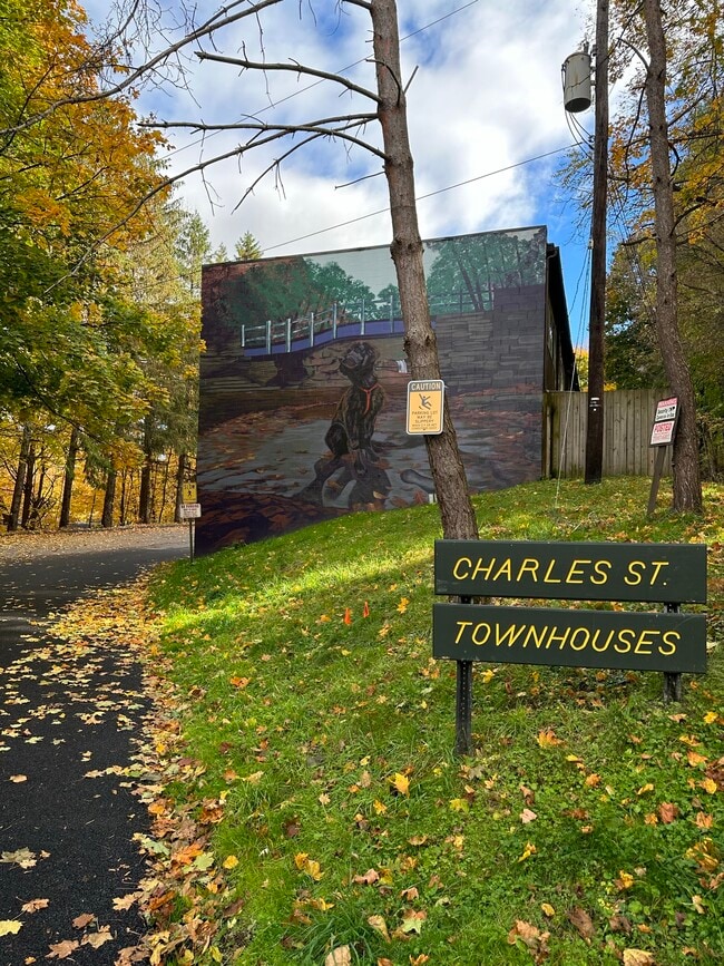 Photo - 2 Charles St