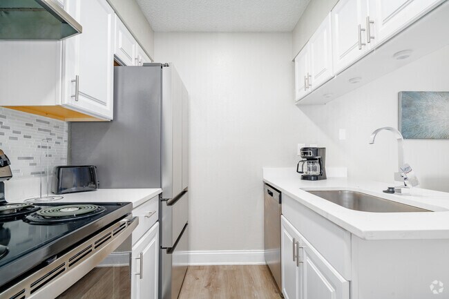 1BR, 1BA - 614SF - Kitchen