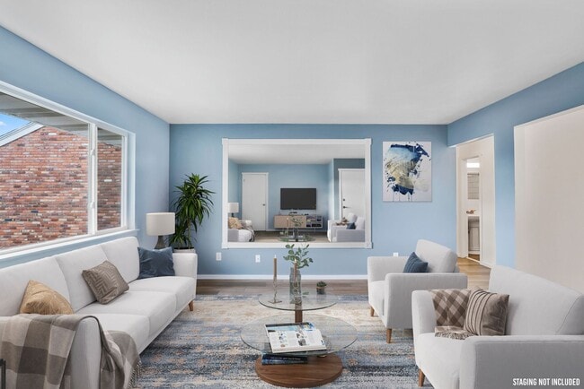 Building Photo - University Gardens Condominium Unit 250 N Raymond  A-7