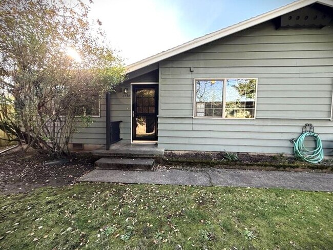 Building Photo - 4538 NE Killingsworth St