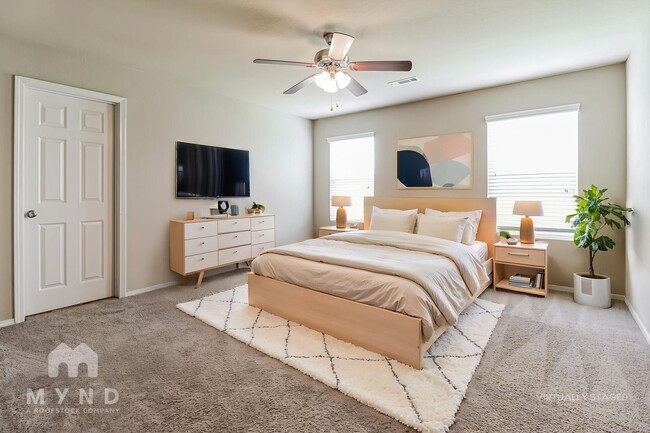 Photo - 934 Pinehurst Loop