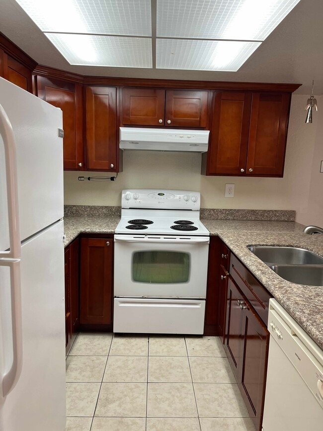 Photo - 37859 Essanay Pl