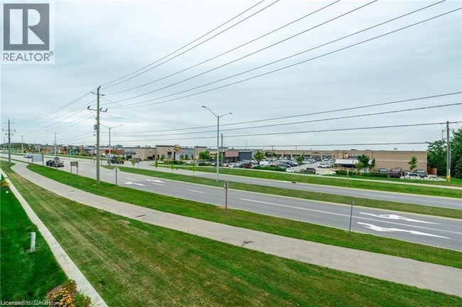 Photo - 120 Court Dr