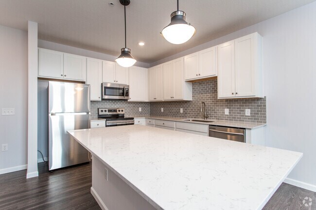 1BR, 1BA - 855 SF - D