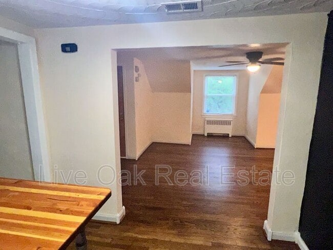 Photo - 4615 Colonial Ave Unidad B