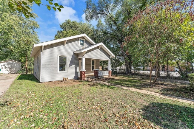 Photo - 3 Bed | 1 Bath | Loft | FULLY Remodeled | Springfield MO | PETS WELCOME!