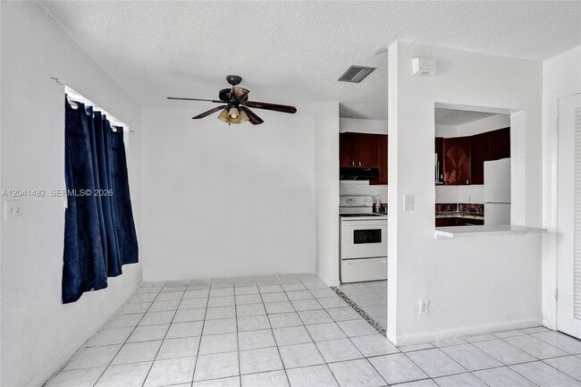 Photo - 841 SW 7th St Unit C