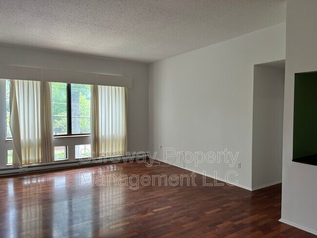 Photo - 1 Markham Rd