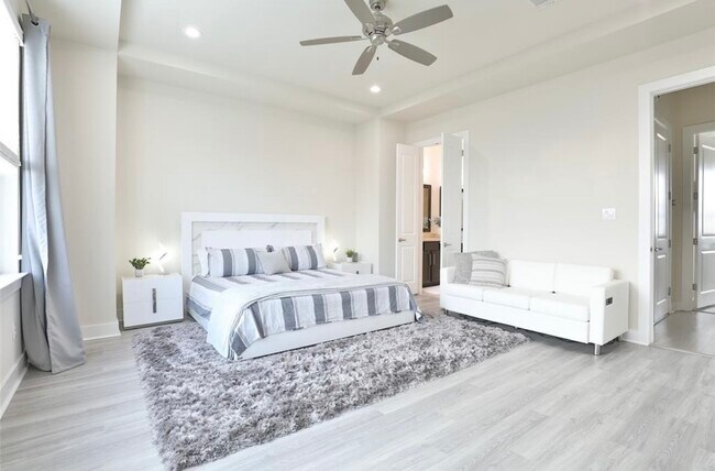 Photo - 4104 Marina St