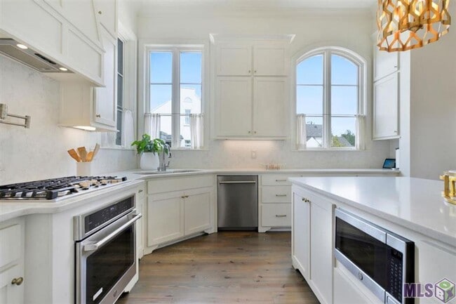 Photo - Luxury Living in Pointe Marie- 3 Bedroom home on a corner lot