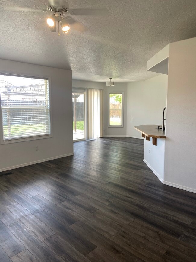 Photo - 1745 Challis Dr