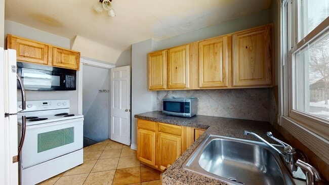 Photo - Cute, 2-story Duplex