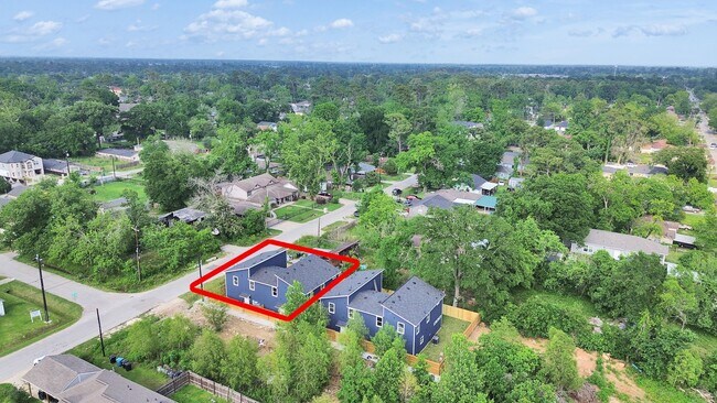 Photo - 8102 Crestview Dr