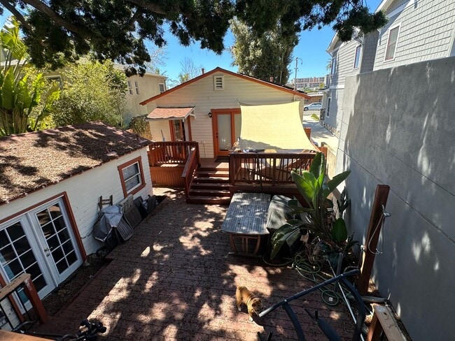 Building Photo - Charming 3 Bedroom 2 bathroom back house in the heart of San Diego's most desirable neighborhoods!