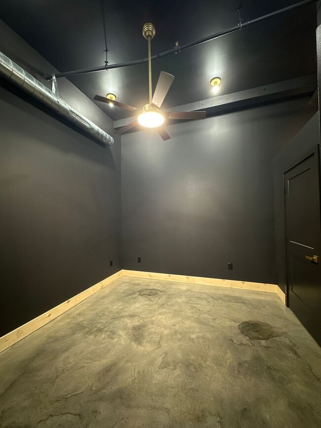 21 W Broadway Unit 210