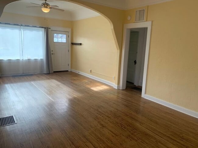 Photo - 212 Teller Ave Unit Upstairs