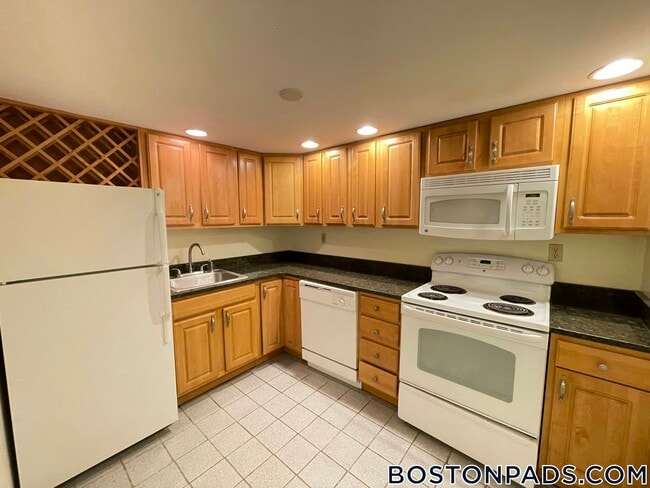 Building Photo - 109 Queensberry St Rental