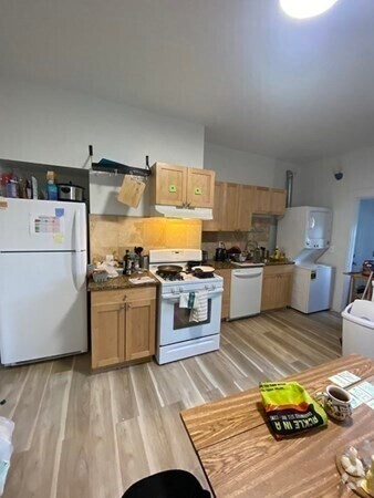 Building Photo - 264 Windsor St Unit 2A Rental