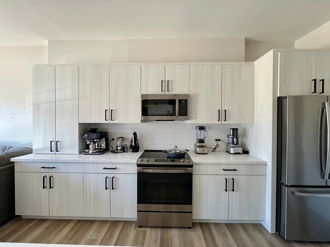 Photo - Modern Condo on West Side of Manhattan!