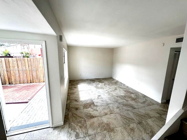 Photo - 6915 W 16th Dr