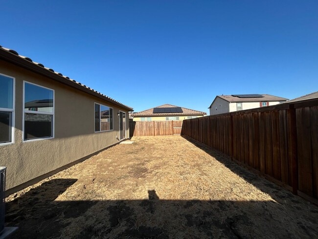 672 Dorset Dr