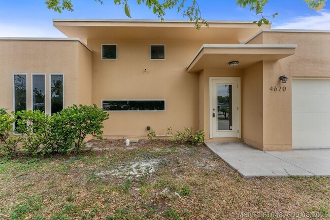 Building Photo - 4620 NE 18th Ave