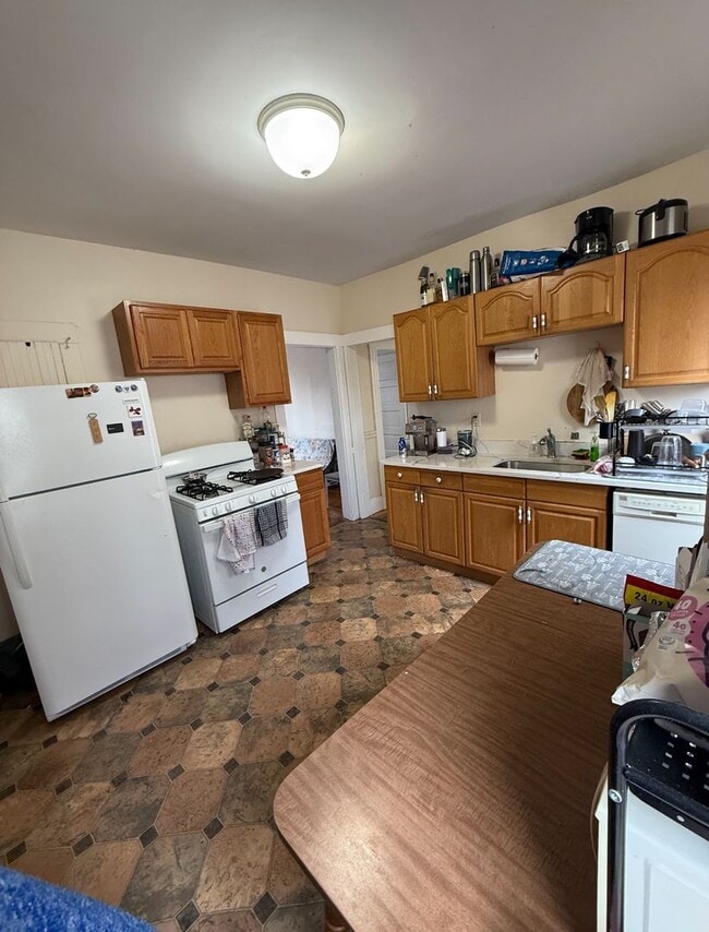 Building Photo - 39 Porter St Unit 1 Rental