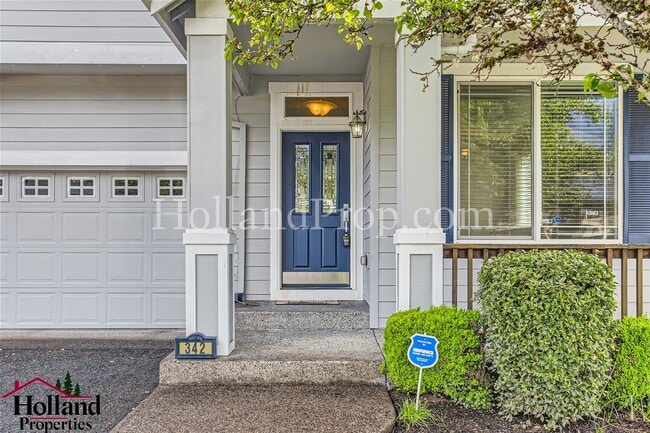 Photo - Your Dream Home Awaits – Spacious, Inviting & Full of Charm!