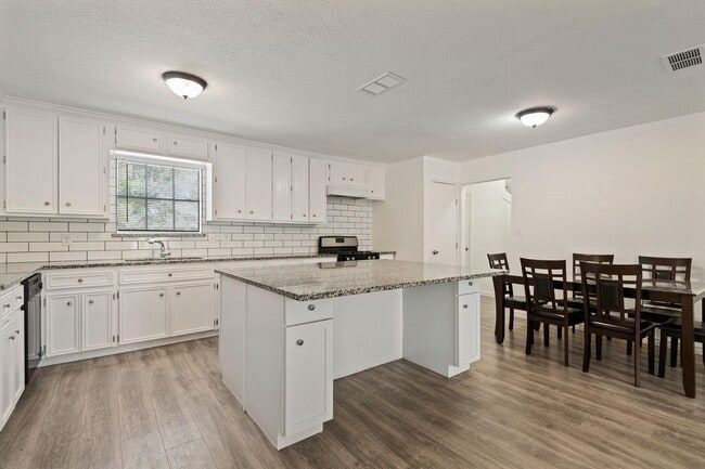 Photo - 3550 Mirror Ct