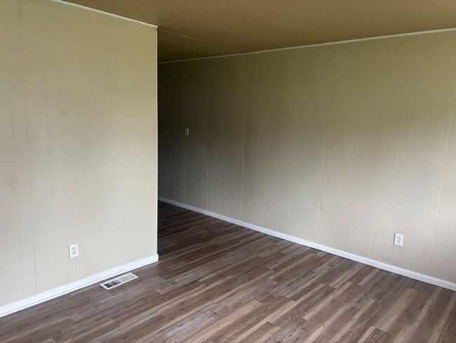 Photo - Spacious 3BD/1BA