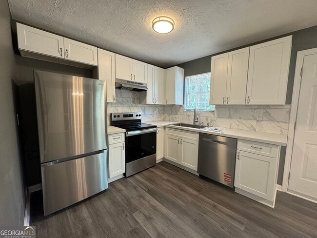 Photo - 330 Crestfield Cir
