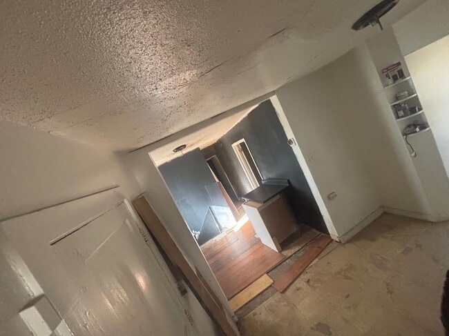 Photo - 5461 Hamilton Ave