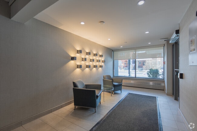 Photo - 66 Spadina Road