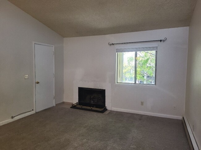 Photo - 2100 Highview Ct