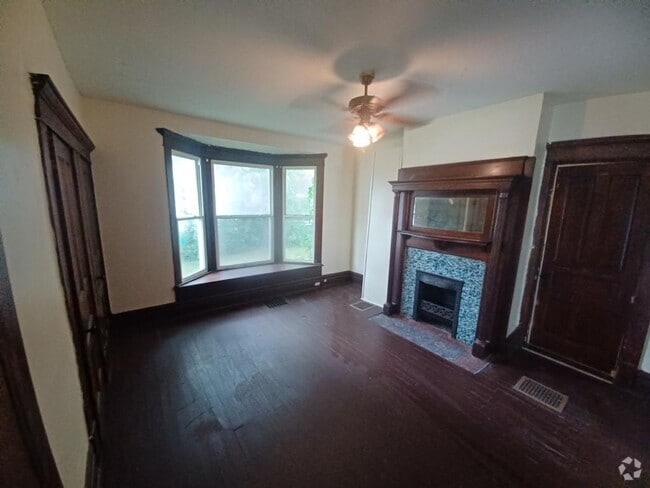 Building Photo - 109 W National Dr Unit A (Downstairs front) Rental