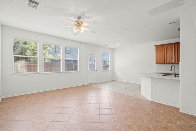 Photo - 35 Wickerdale Pl