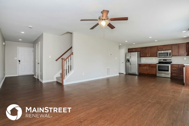 Photo - 2229 Walcot Wy