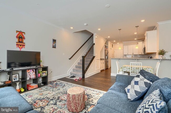 Photo - 7918b Potter Pl