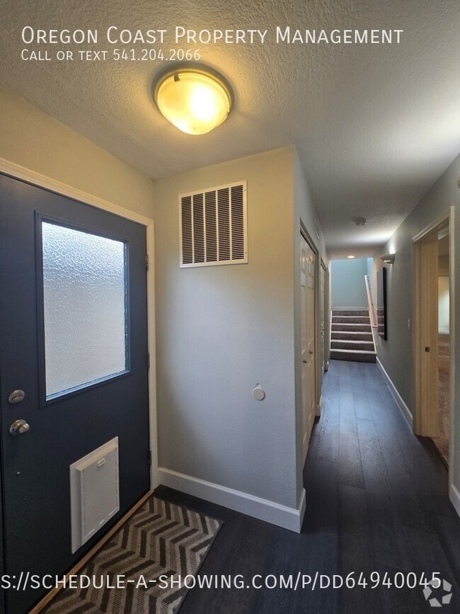 Building Photo - 634 SW Ebb Ave Rental