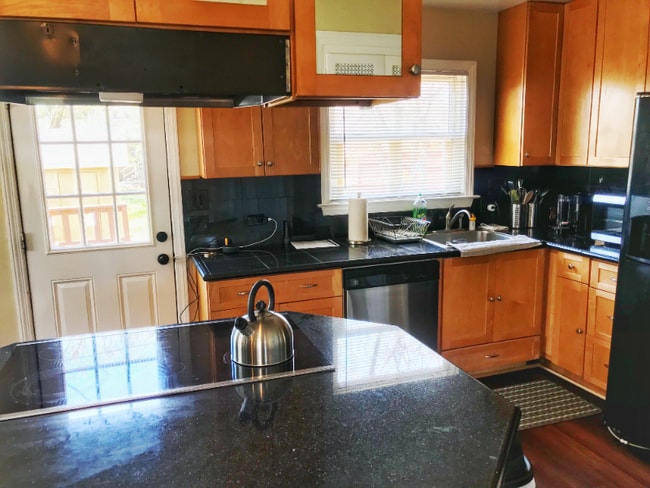 Photo - 983 Lester Ave