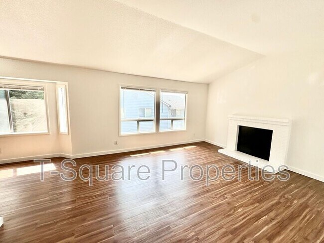 Photo - 2720 204th St SW Unit B