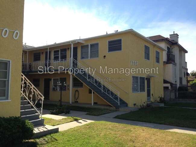 Building Photo - 1702 W Victory Blvd