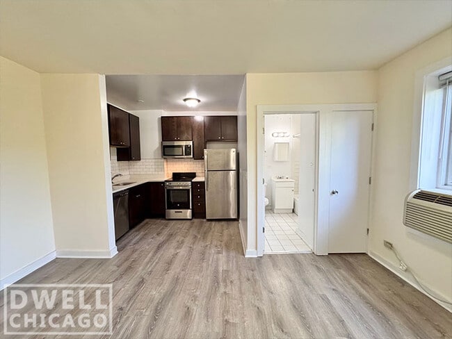 Building Photo - 1840 N Humboldt Blvd Unit 2BR