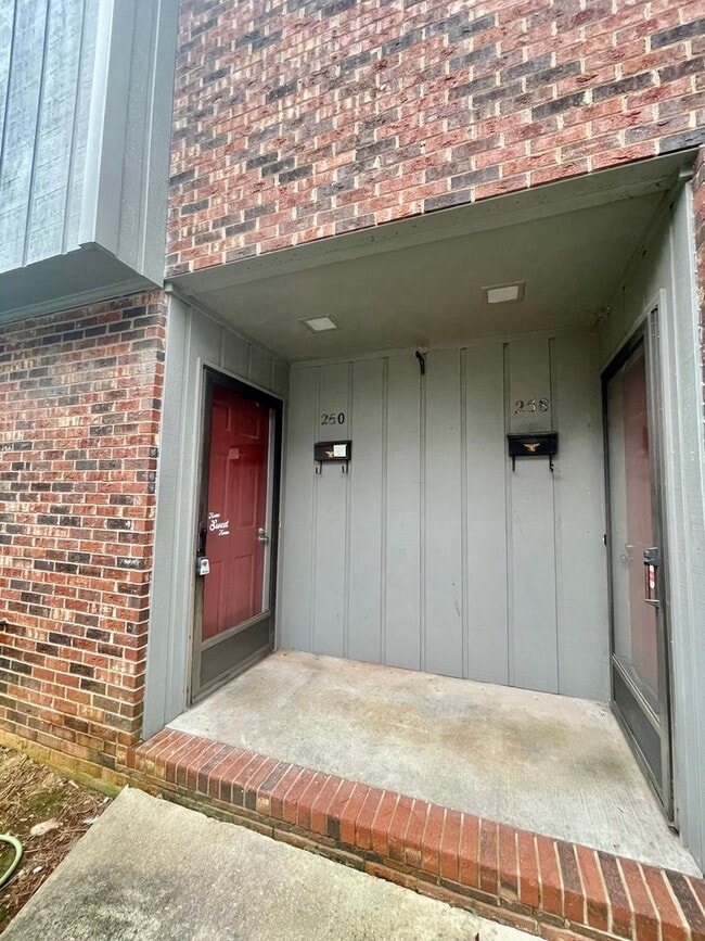 Photo - 260 Kelly St